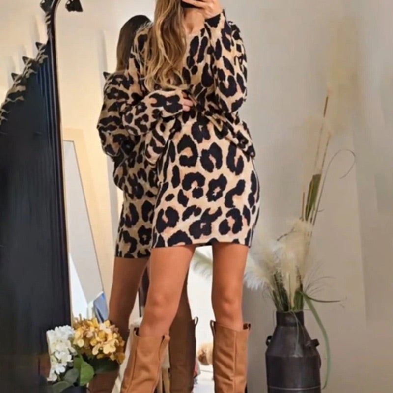 Rochie mini elegantă cu imprimeu leopard, cu decolteu rotund